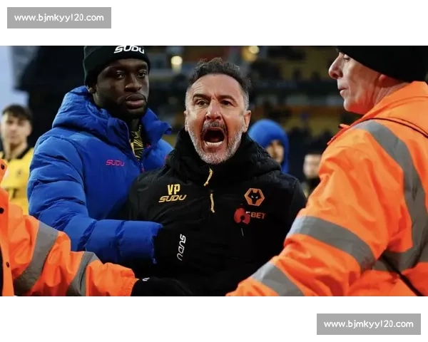 两个月冰火两重天：佩雷拉的掌声与嘘声